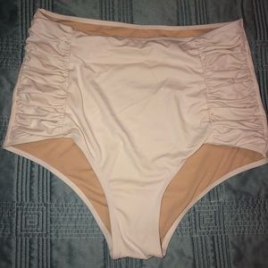 KORTNI JEANE SIZE M Bottoms